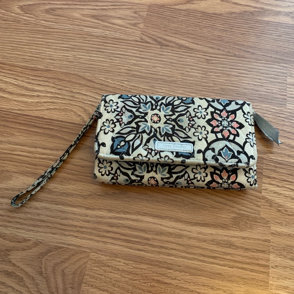 vera bradley floral woman’s wallet!!